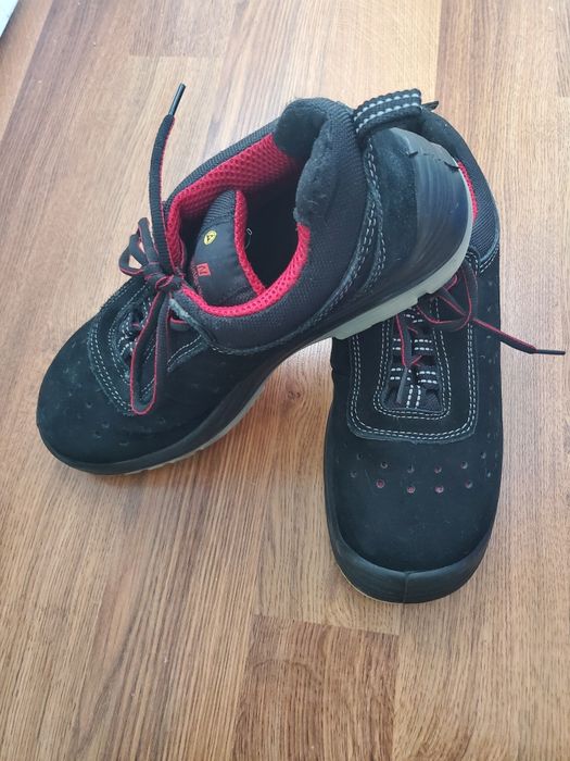 Pantofi protectie .