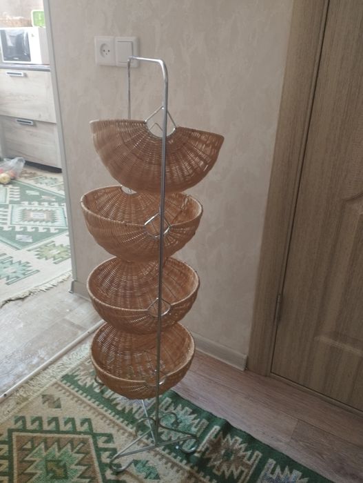 4-х ярусная корзина из натурального волокна.