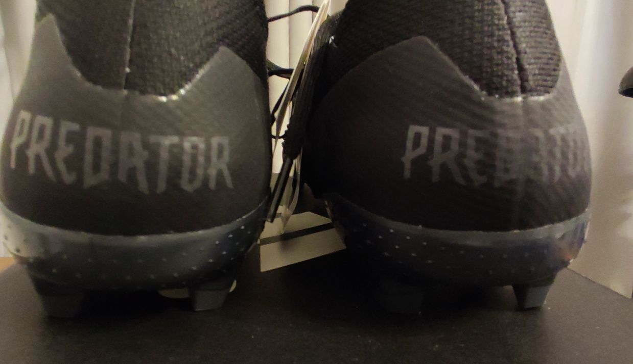 Мъжки футболни обувки Adidas predator