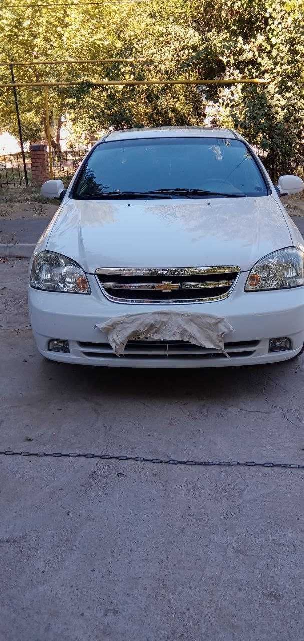 Продам Chevrolet Lacetti 2013 года, в хорошем состоянии
