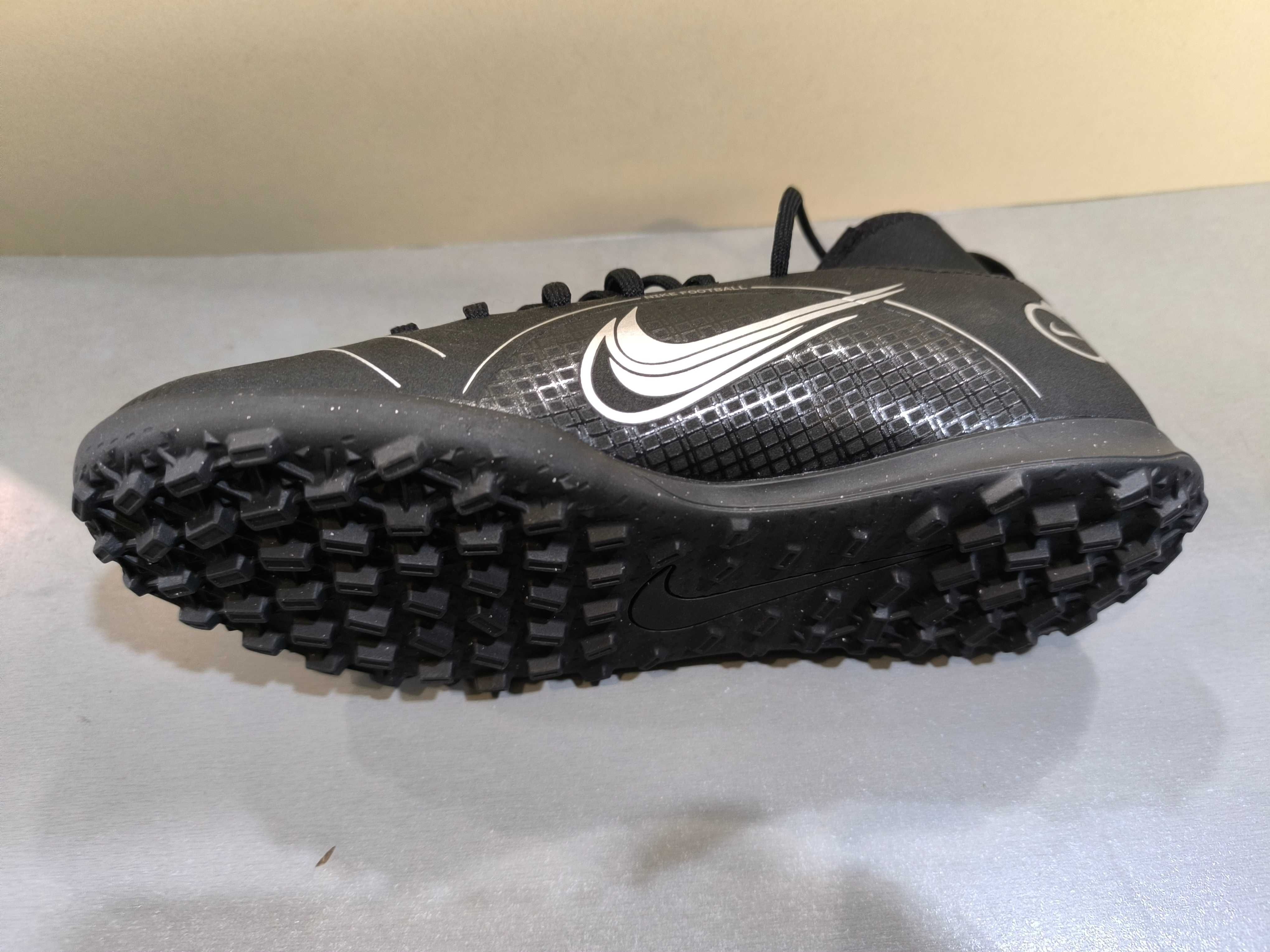Nike Mercurial N36,37,5,38,5.Детски футболни стоножки.Нови.Оригинал.