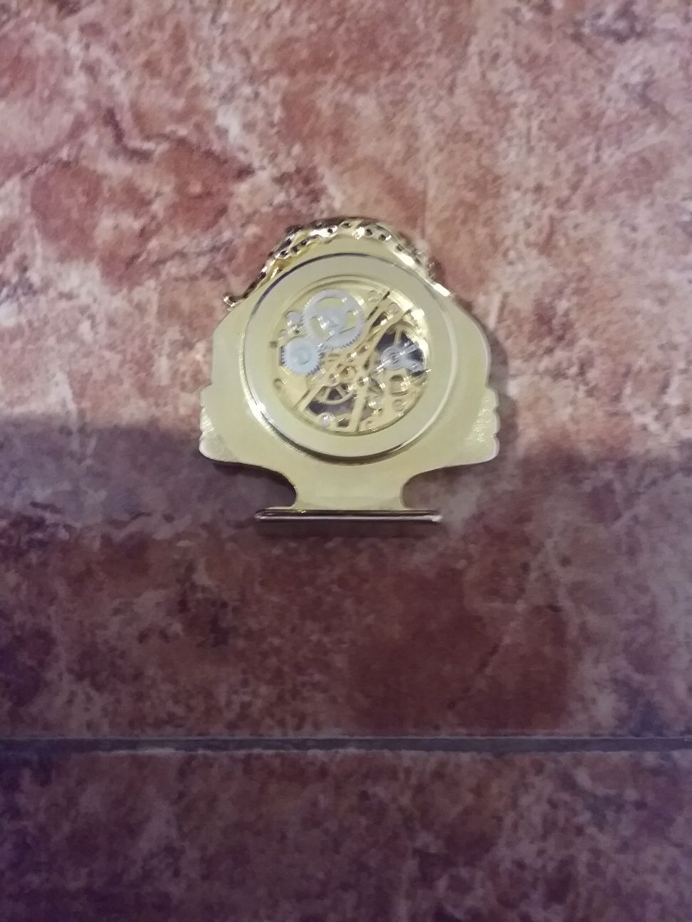 Позлатен Швейцарски часовник