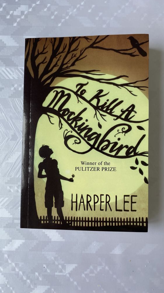 Продаю книгу “To Kill a Mockingbird” на английском языке.