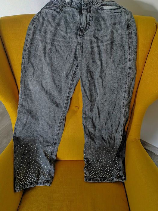 Blugi fete cu strasuri 10-12 ani marca C&A - 40lei