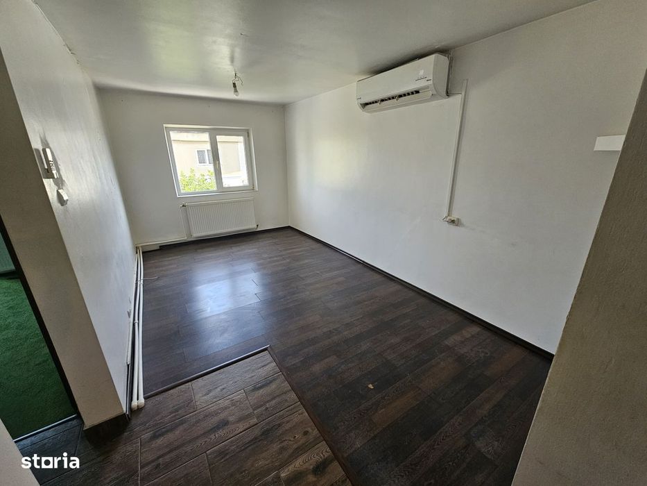 Vand ap cu 3 camere zona Orizont