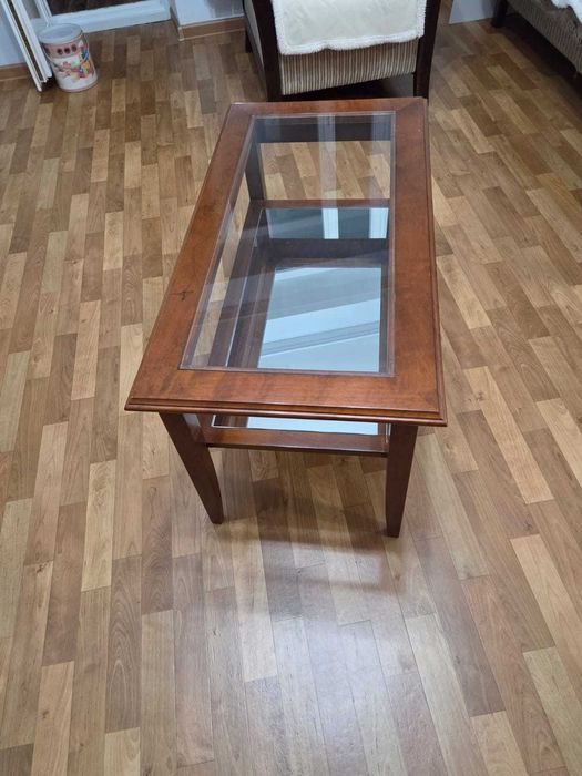 Стол кофейный для гостинной