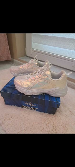 Пордава се маратонки  FILA номер на  38 размер,чисто нови са !