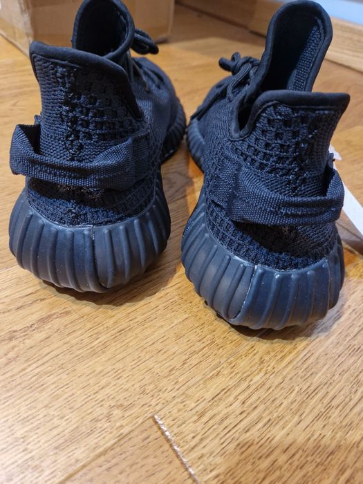 Yeezy 350 v2 Onyx 43