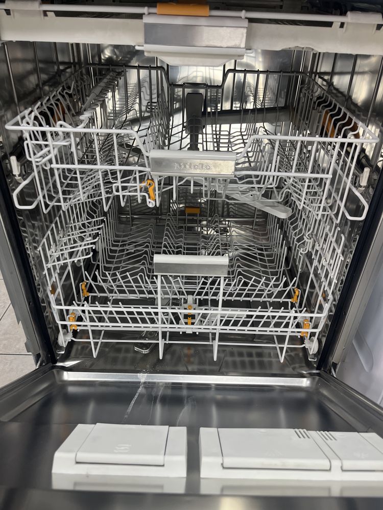 MIELE G6825 XXL sci миялна за полувграждане AutoOpen/24 м гаранция