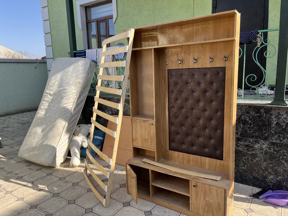 Отдам даром старая мебель