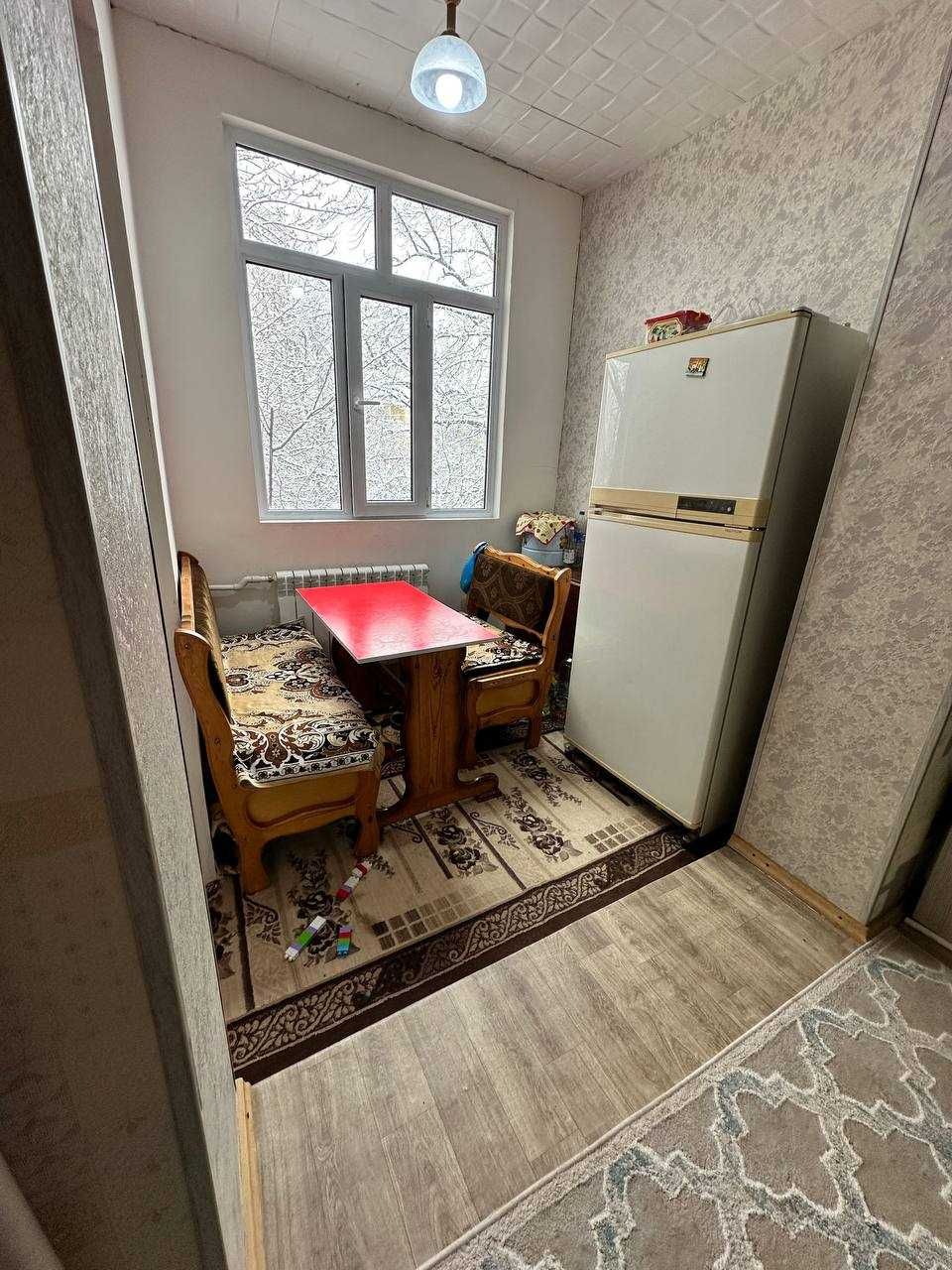 Срочно Квартира Сотилади 1 хона 2 хона килинган 41. м2