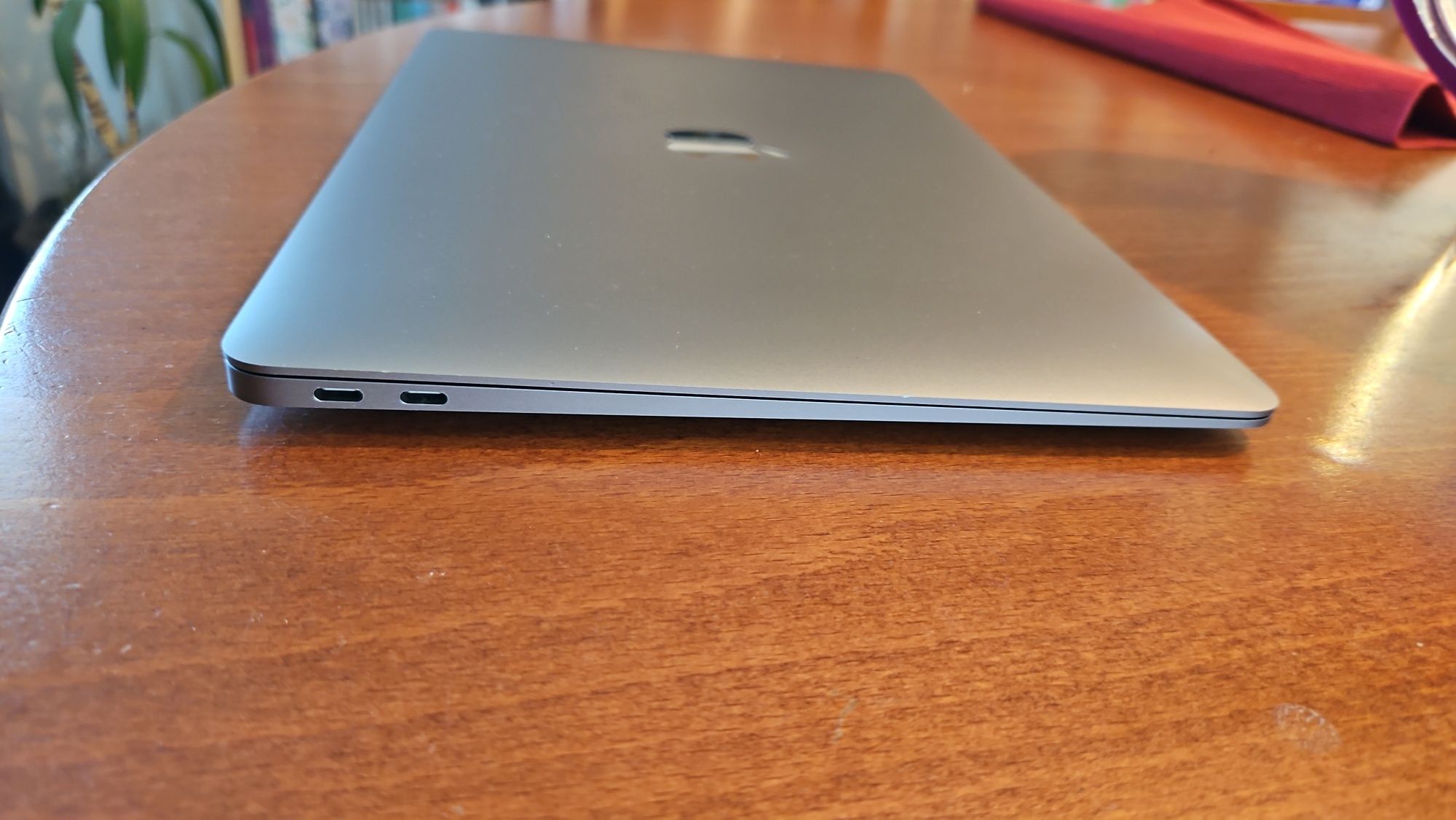 MacBook Air 2018 Space Grey | i5, 8GB RAM, 256GB SSD | Отличен | София