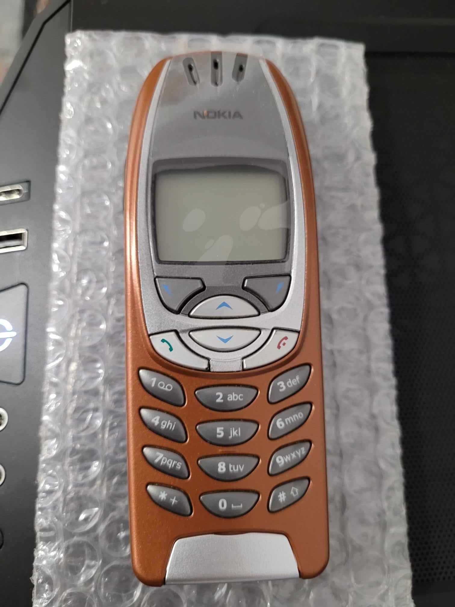 Vand Nokia 6310i cu baterie si carcasa noua