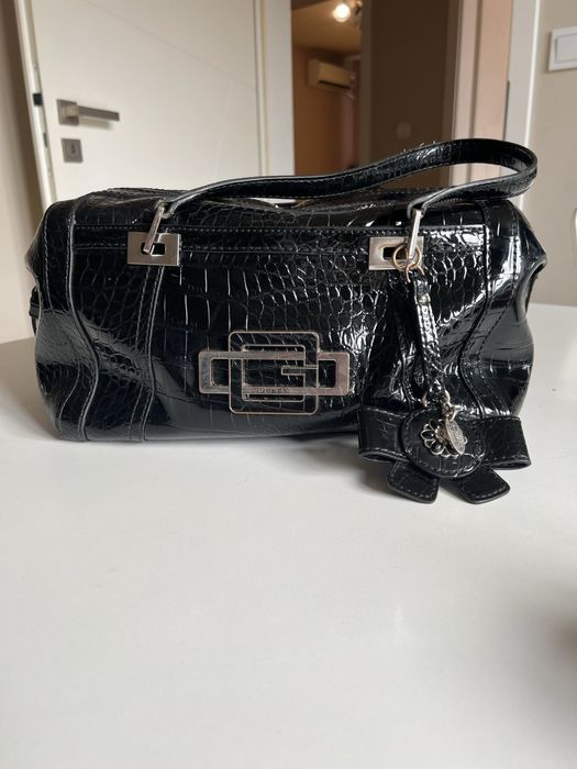 Сладка чанта Guess