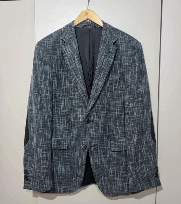 Sacou Hugo Boss ca NOU model deosebit,pret achizitie 2500 lei