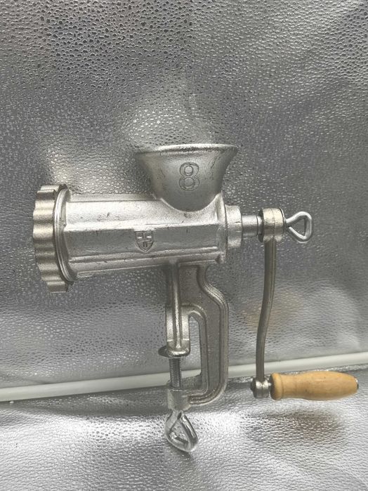 Masina manuala tocat carne nr8 aluminiu compacta