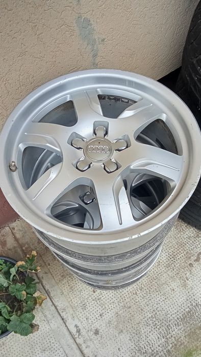 Vând jante  audi R 17