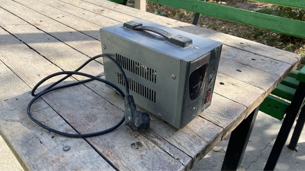 Стабилизатор тока напряжения