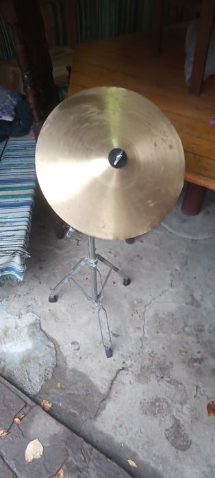 Стойка с рамо 1 брой чинел.