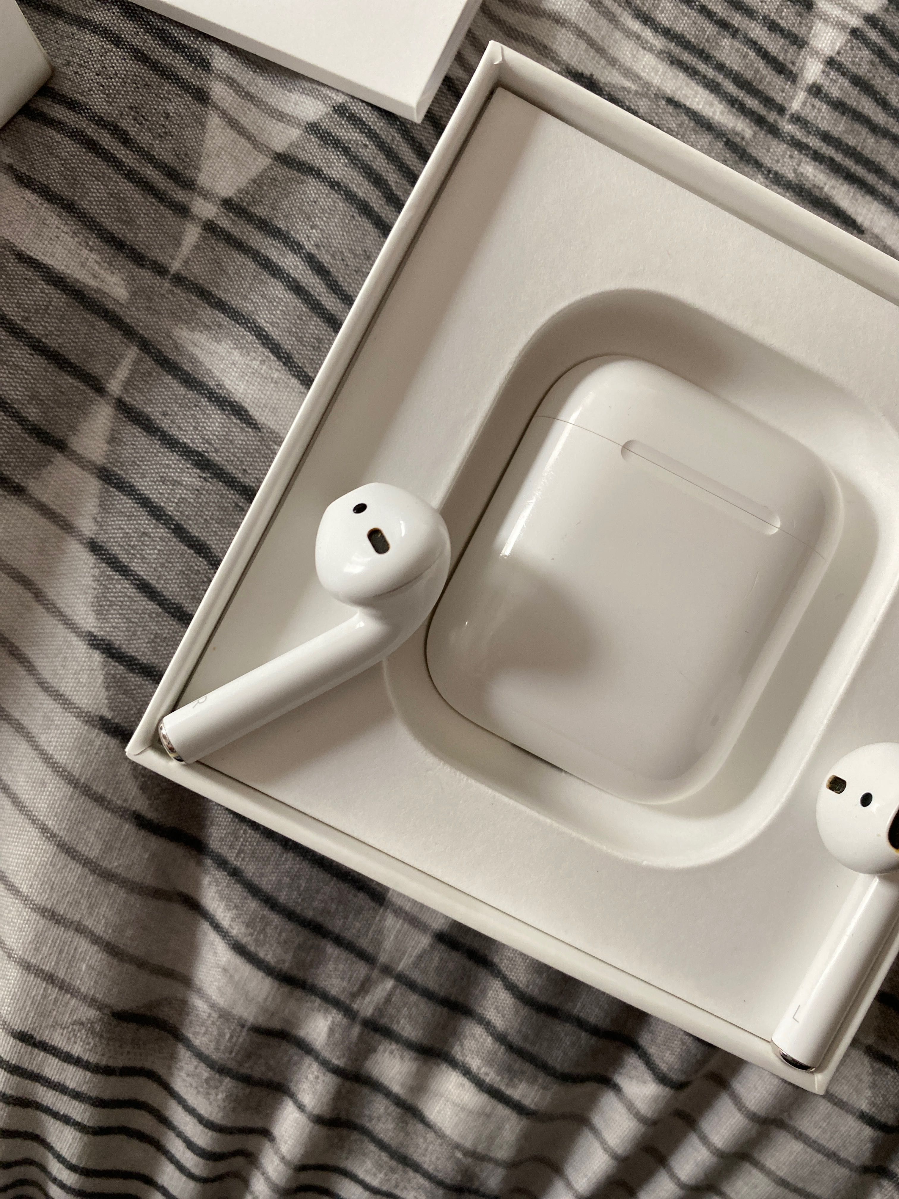 AirPods 1во поколение