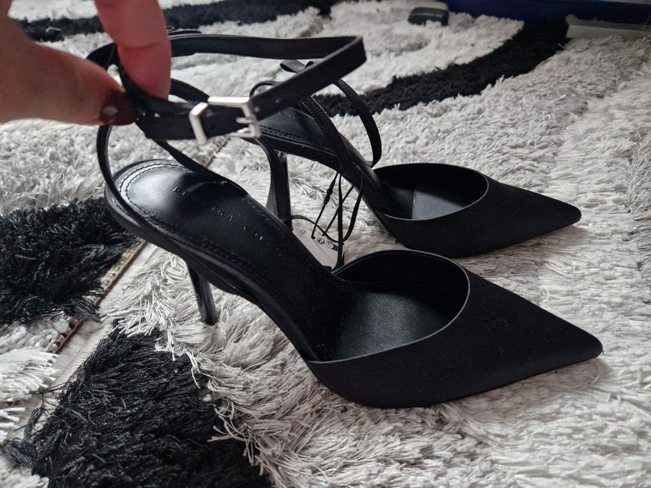 Bershka официални токчета