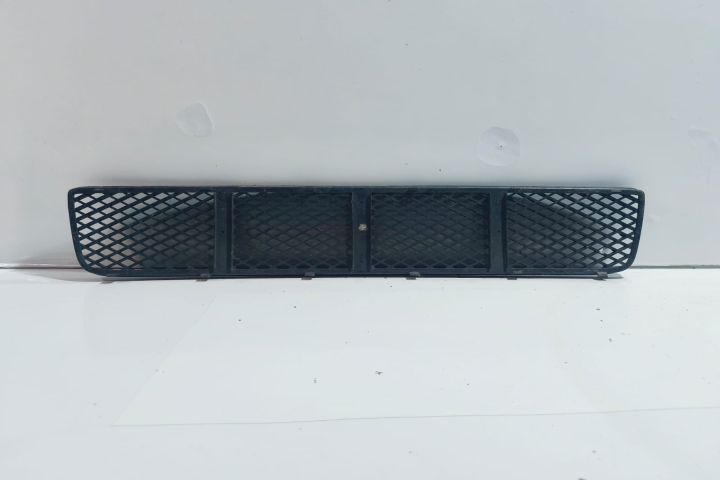 Grila bara fata 6N0853677F Volkswagen VW Polo a 3-a generatie 6N (fac