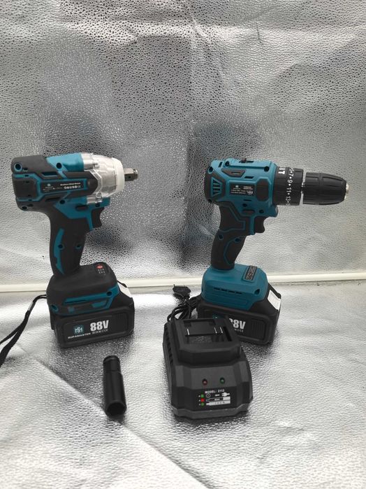 Set scule Supamaster, 88V, cu acumulatori si accesorii – 549 lei