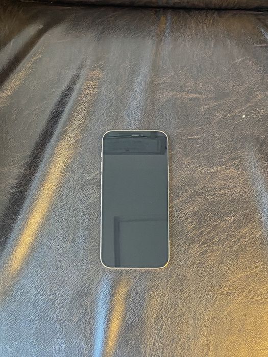 Sticla fata iPhone 12 Pro 380 lei