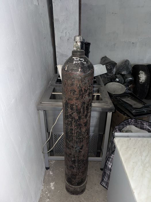Газовый баллон почти новый 40 литров