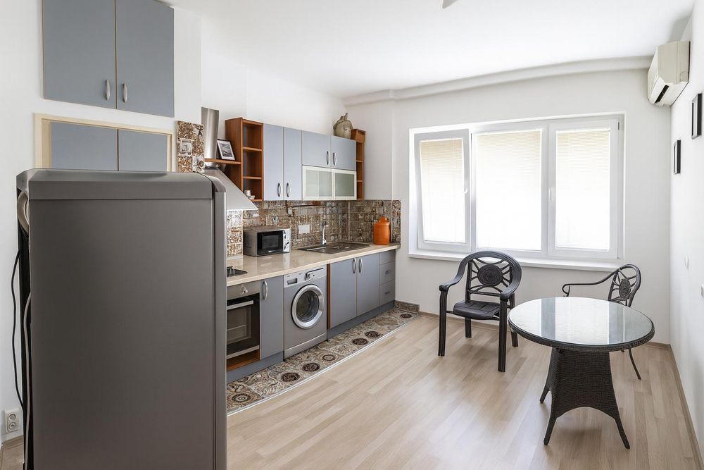 Двустаен апартамент под наем в Център