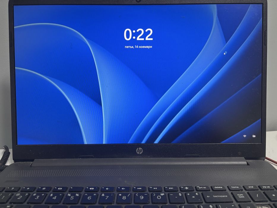 Продавам лаптоп hp