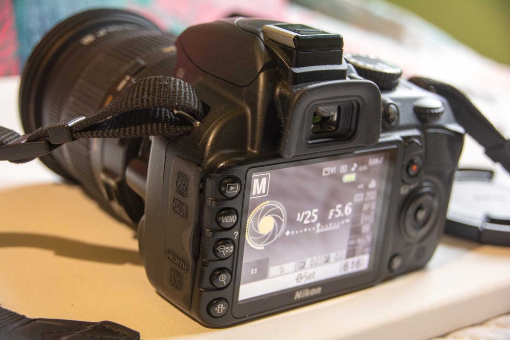 NIKON D3100 + 2 обектива + чанта