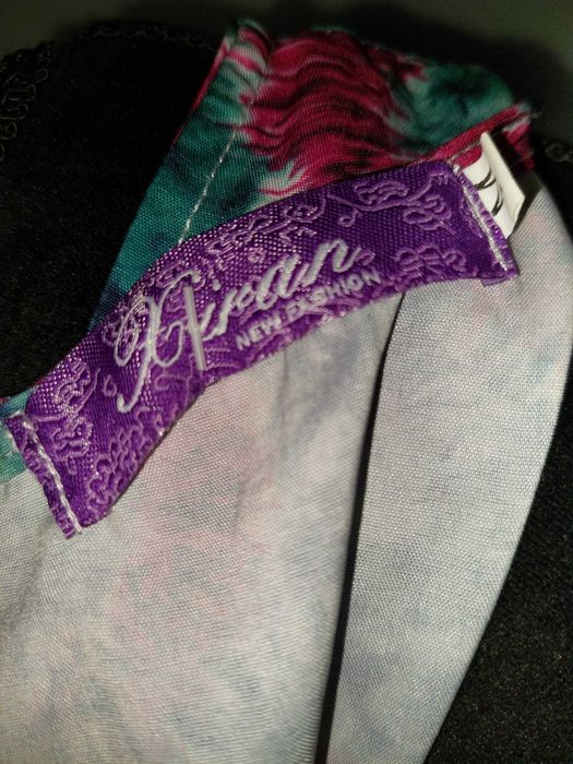 Rochie colorat[ in V/clos cu cordon in mijloc, cambrata NOUA