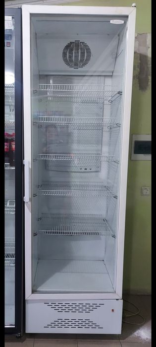 Холодильник ветриныи