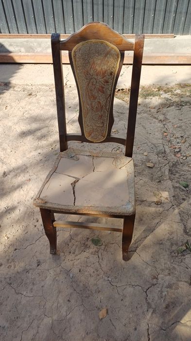 Стулья 10 штук деревяные