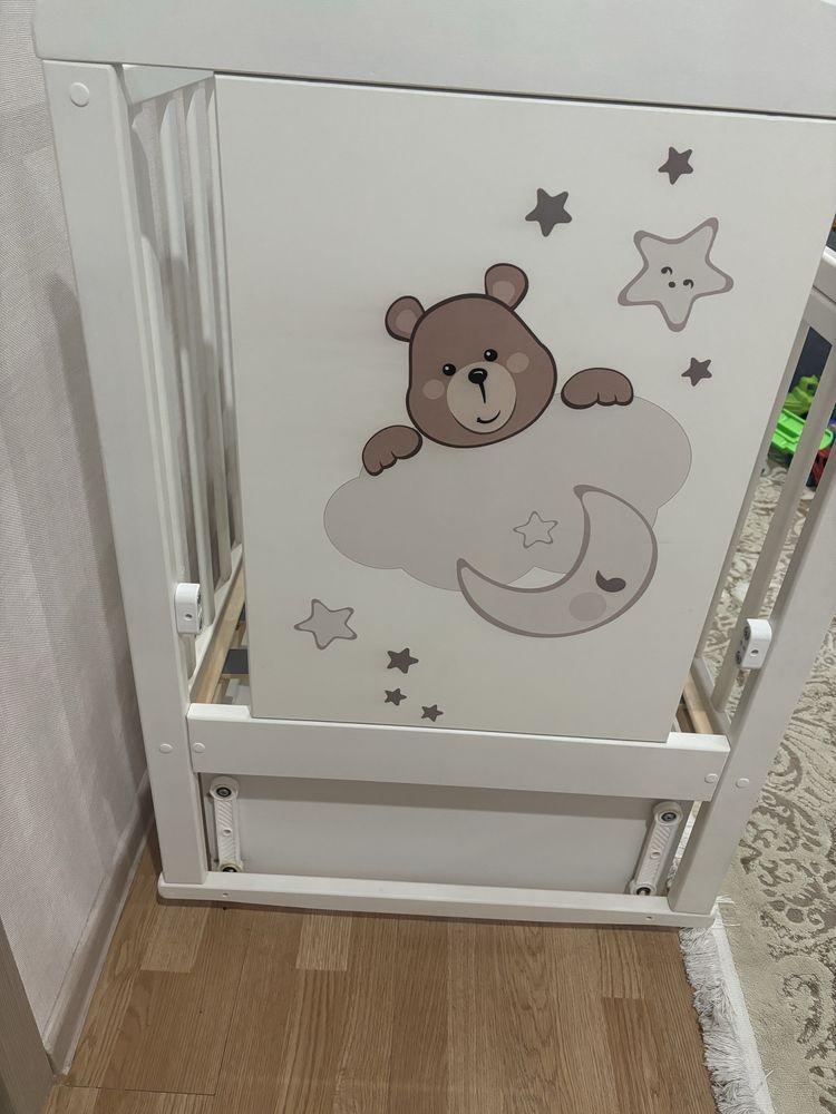 Продам детскую кровать с матрасом.