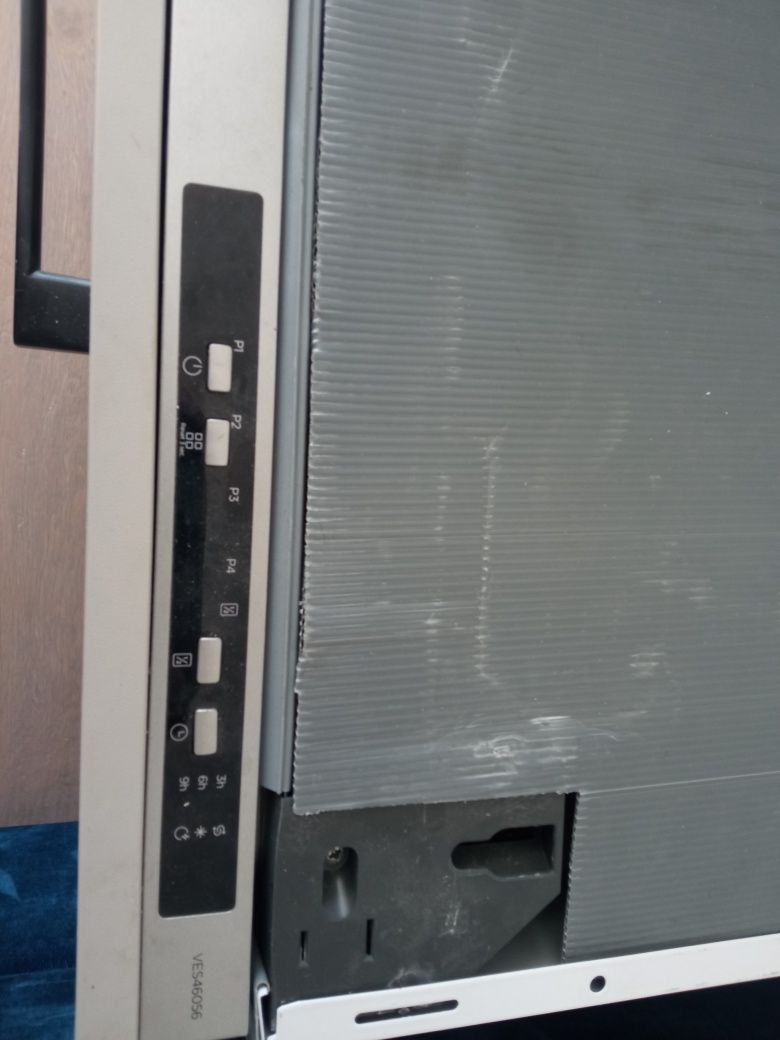 Vând mașină de spălat vase incorporabilă Vestel , adusă din Germania,