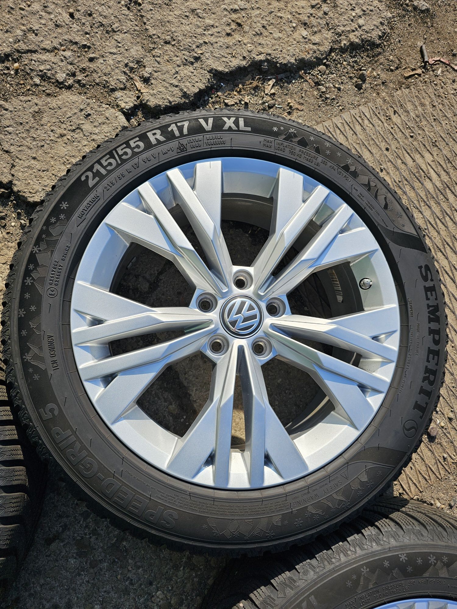 4 jante 5x112 Originale Volkswagen cu anvelope iarna 215 55 17 Semperi