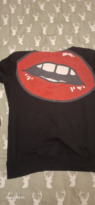 Много яко дънки и блуза на Филип плейнн