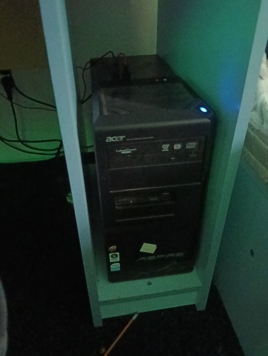 Vând sau schimb calculator complet