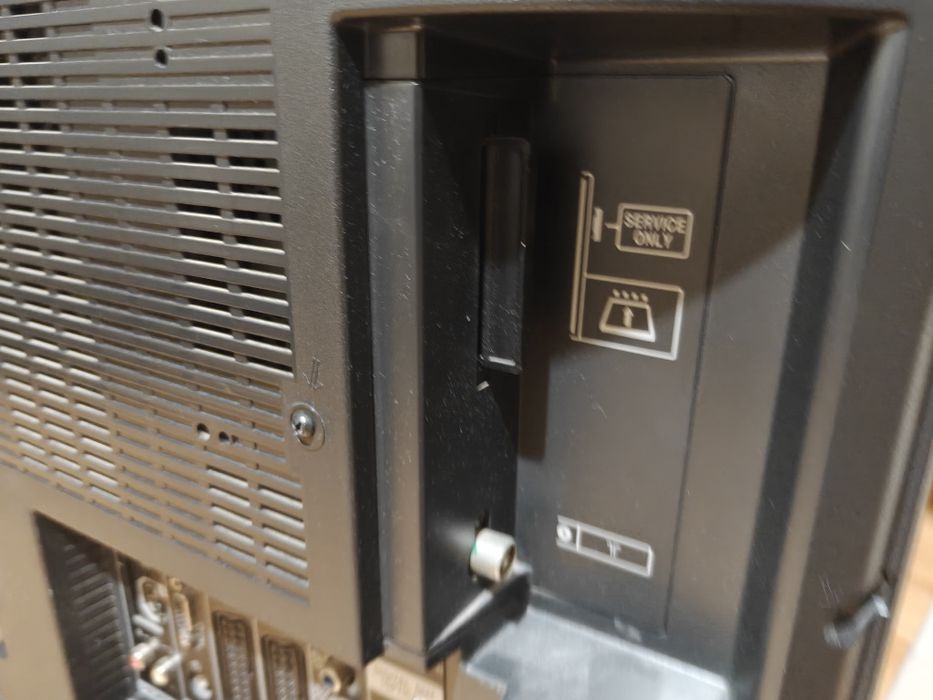 32 инча Телевизор Sony BRAVIA KDL 32D3000 – HDMI + подарък монитор