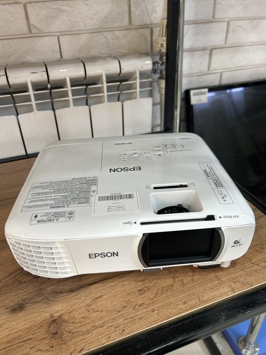 Проектор epson eh-tw750