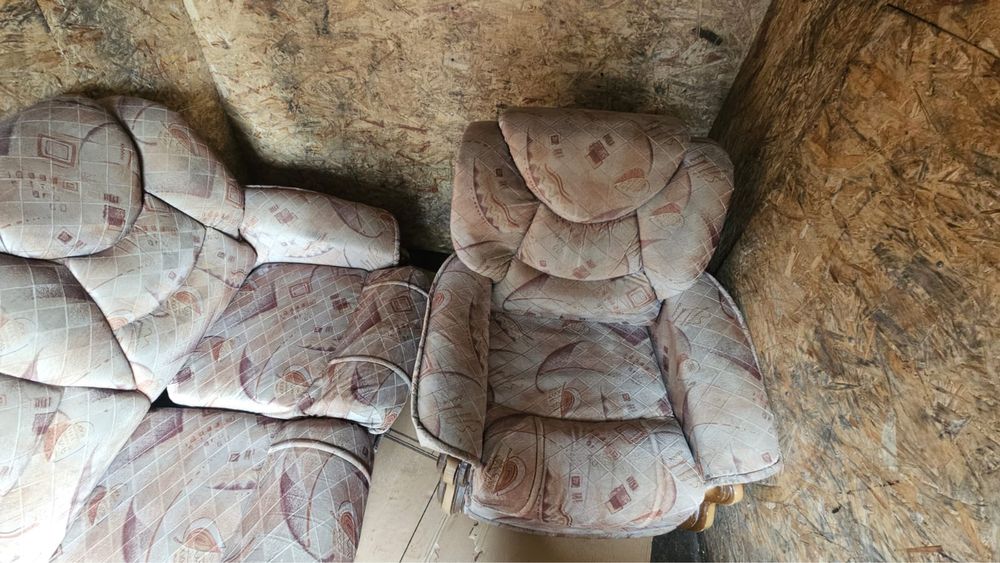 Продам диван с креслом