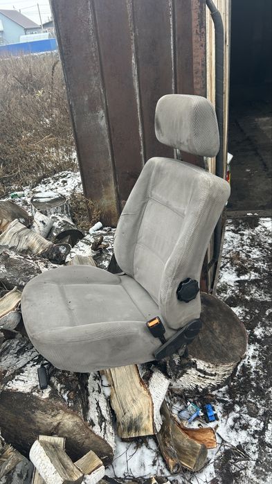 Сиденья от ауди 80 б4