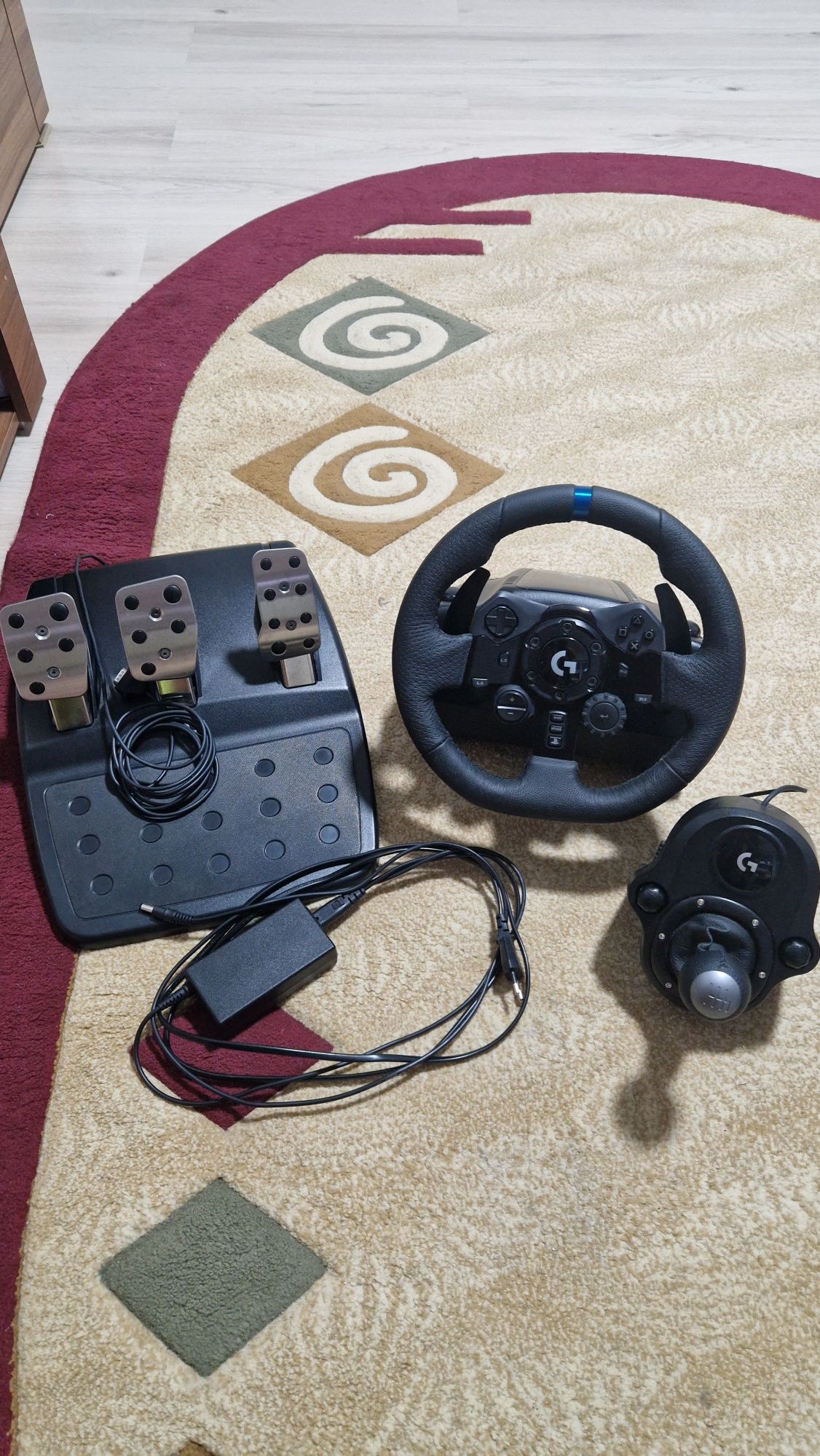 Volan Logitech G923 TrueForce + schimbator, stare excelenta