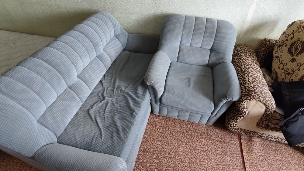 Два дивана и кресло