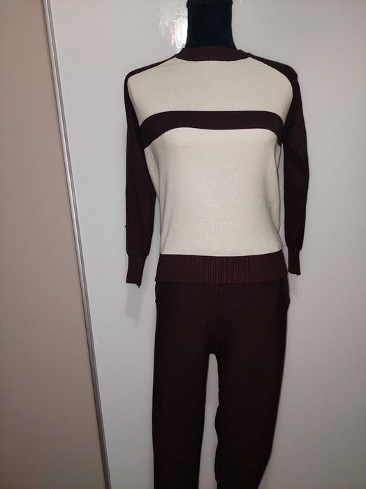 set tricotat trening compleu tricotat maro alb cu buzunare