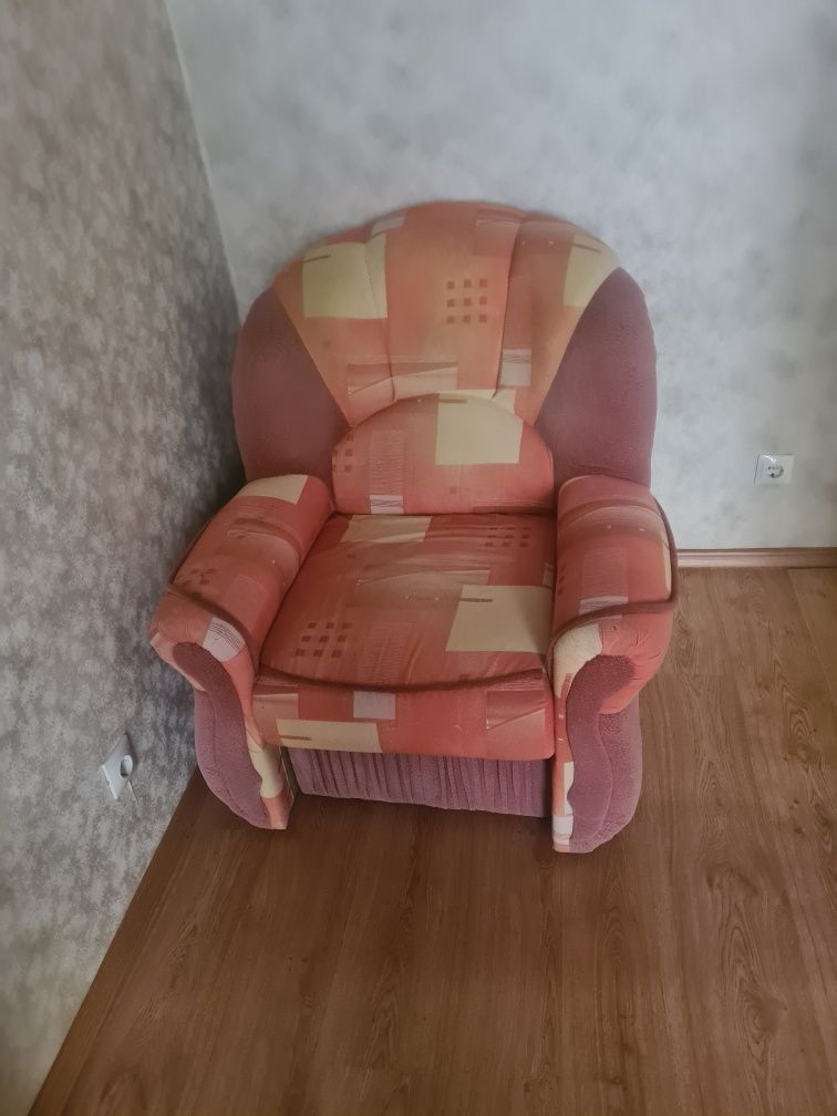 Диван и два кресла