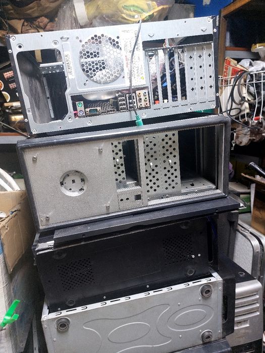 Продаю компьютерный хлам