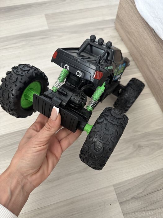 Монстър голям размер